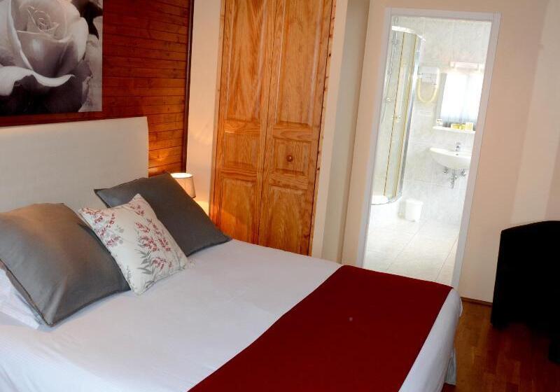 酒店 Logis Hôtel Du Centre   Halte Idéale En Cyclotourisme Avec Garage à Vélos Clos