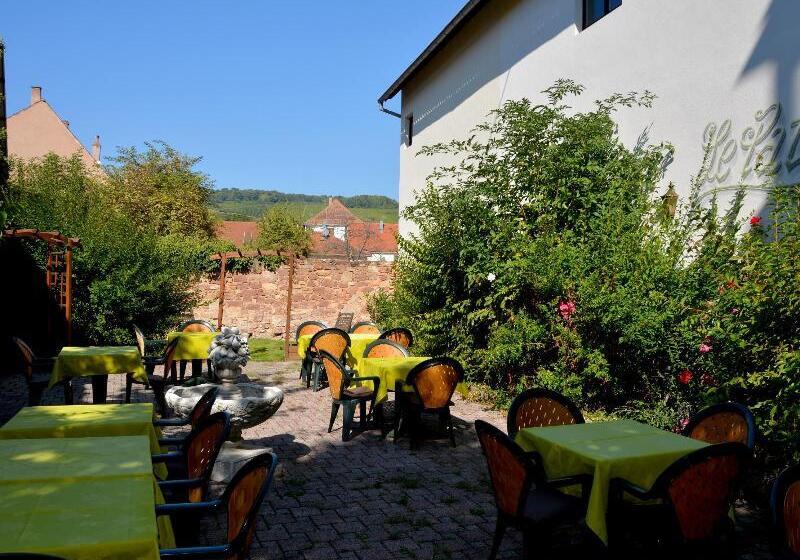 酒店 Logis Hôtel Du Centre   Halte Idéale En Cyclotourisme Avec Garage à Vélos Clos