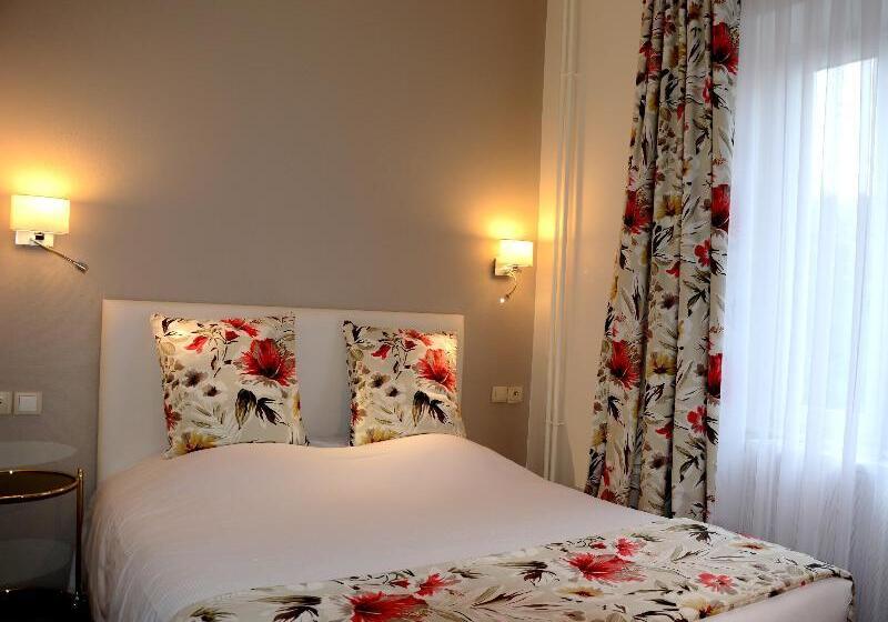 酒店 Logis Hôtel Du Centre   Halte Idéale En Cyclotourisme Avec Garage à Vélos Clos