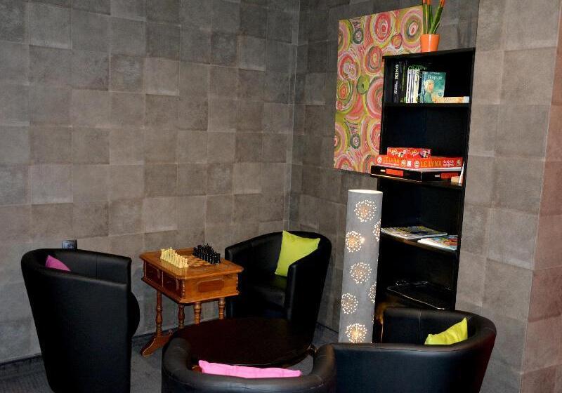 酒店 Logis Hôtel Du Centre   Halte Idéale En Cyclotourisme Avec Garage à Vélos Clos