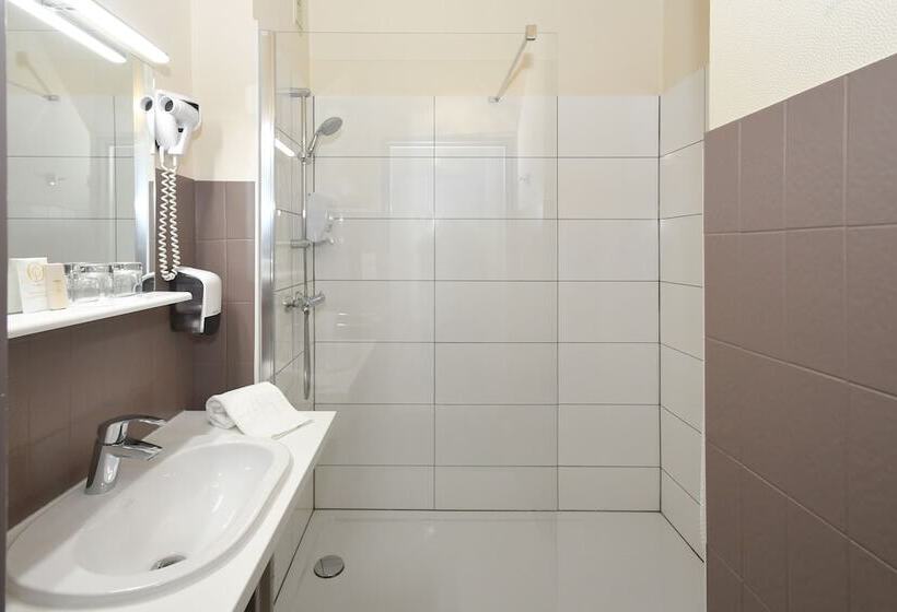 酒店 Logis Hôtel Du Centre   Halte Idéale En Cyclotourisme Avec Garage à Vélos Clos