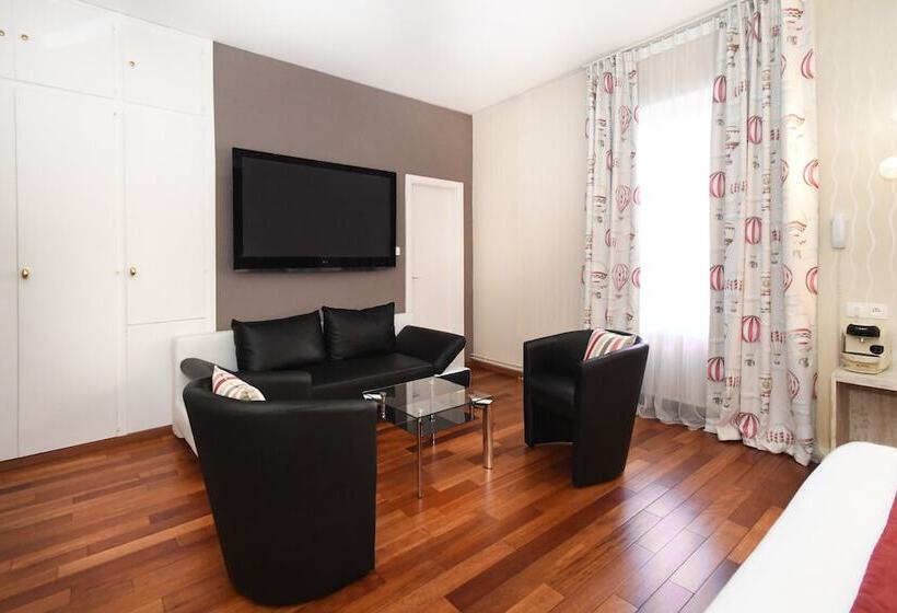 酒店 Logis Hôtel Du Centre   Halte Idéale En Cyclotourisme Avec Garage à Vélos Clos