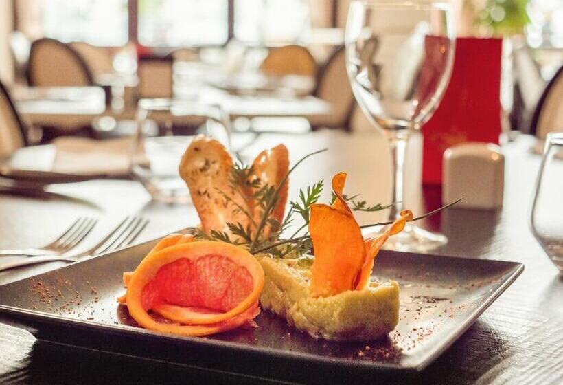 فندق Logis Hôtel Le Chene Dore