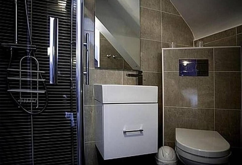 فندق Logis Hôtel Le Chene Dore