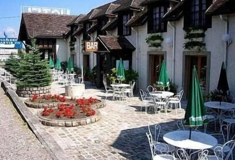 호텔 Logis Hôtel Relais Paris Bale   Restaurant La Mangeoire