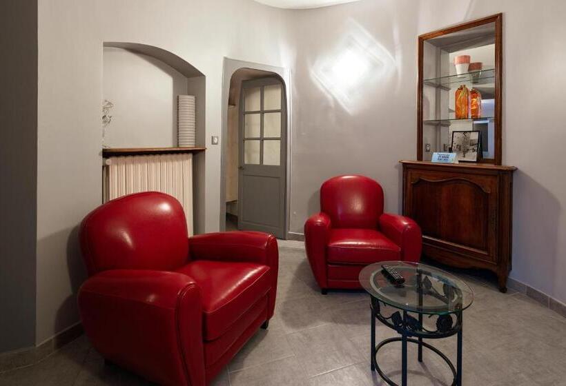 ホテル Logis Hôtel Restaurant De La Paix