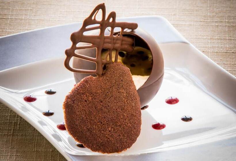 Отель Logis Hôtel Restaurant De La Poste