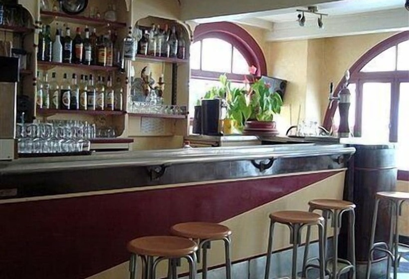בית מלון כפרי Logis Hôtel Restaurant Métropole