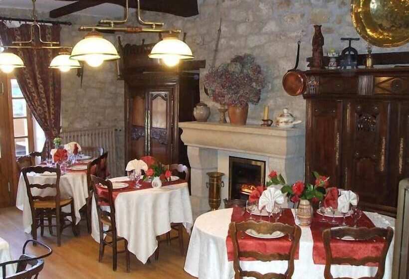 Отель Logis Le Prieuré