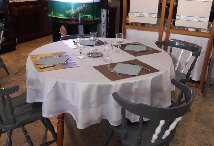 Logis Hotels Hôtel Le Boulevard