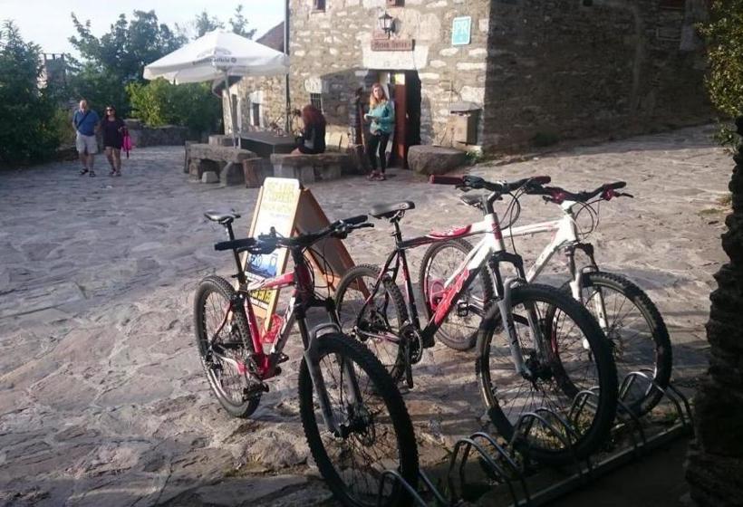 فندق Hostal Mesón Antón