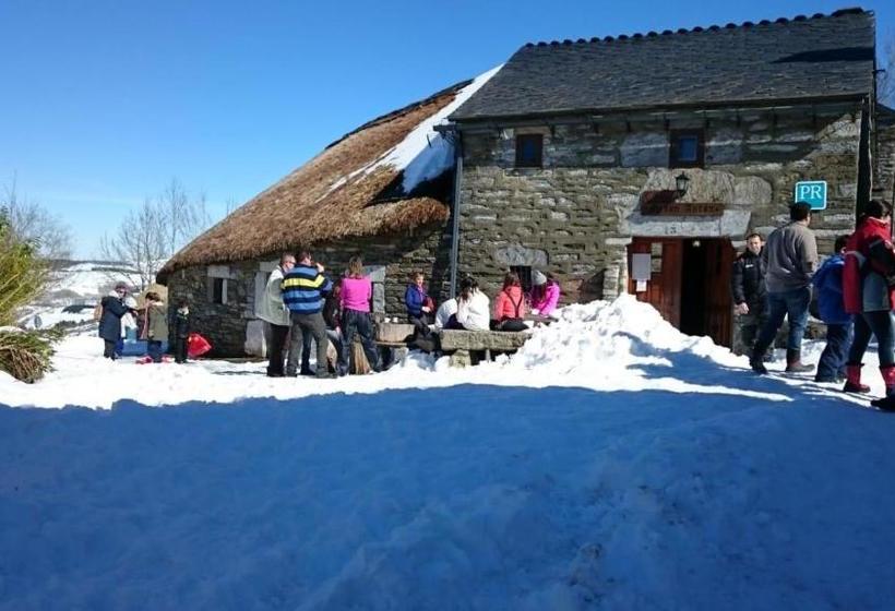 فندق Hostal Mesón Antón