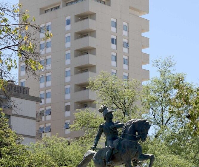 فندق NH Santiago del Estero