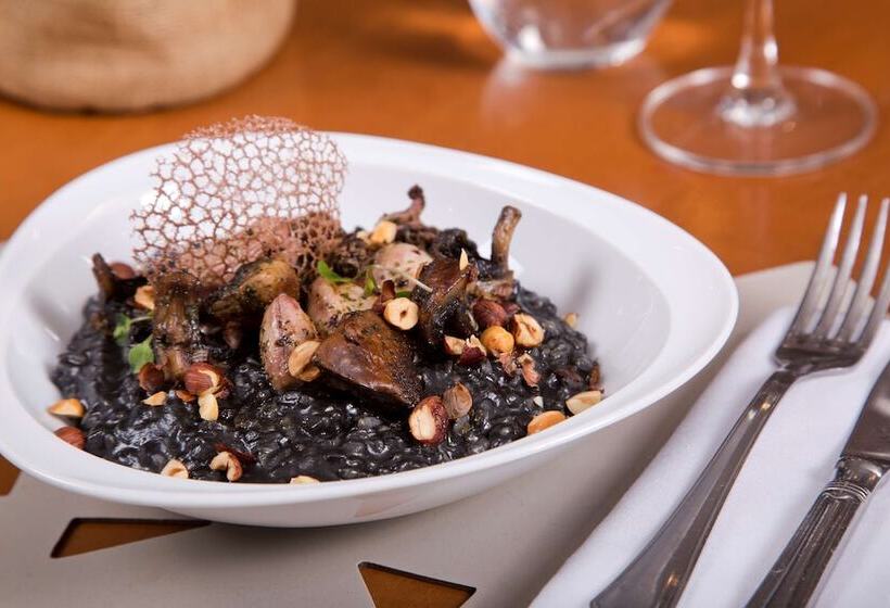 فندق NH Santiago del Estero