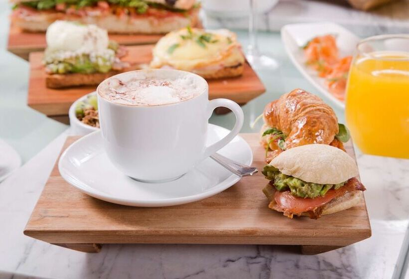 فندق NH Santiago del Estero