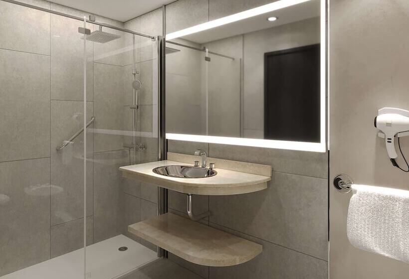 فندق NH Santiago del Estero