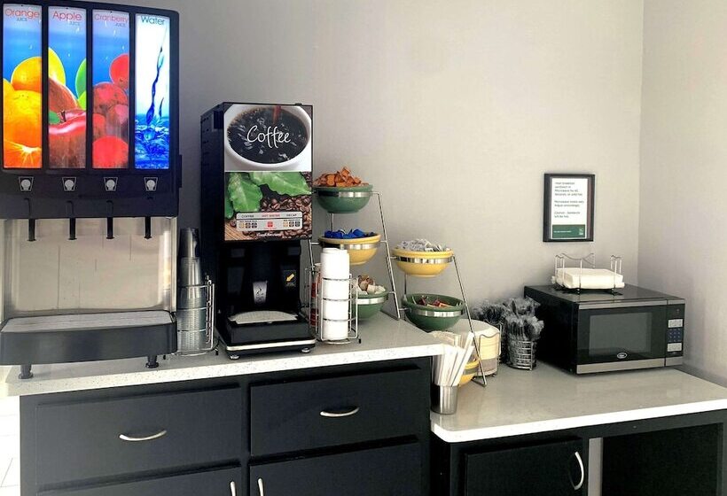 בית מלון כפרי Quality Inn & Suites Near Panama City Beach