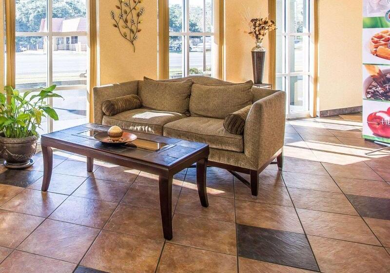 בית מלון כפרי Quality Inn & Suites Near Panama City Beach