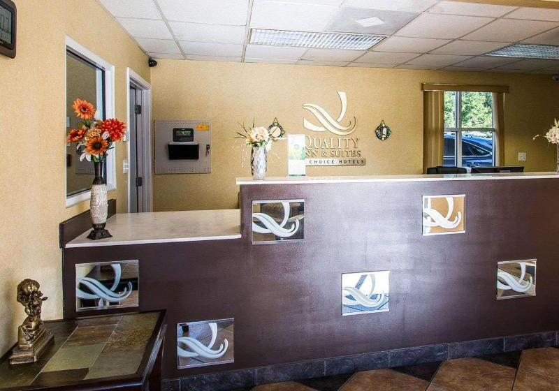 בית מלון כפרי Quality Inn & Suites Near Panama City Beach