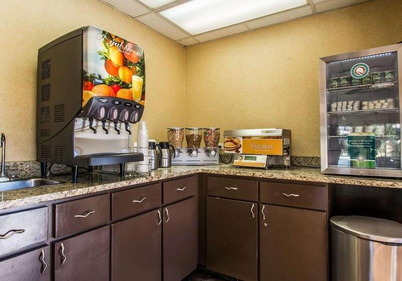 בית מלון כפרי Quality Inn & Suites Near Panama City Beach