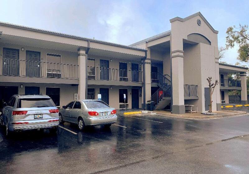 בית מלון כפרי Quality Inn & Suites Near Panama City Beach