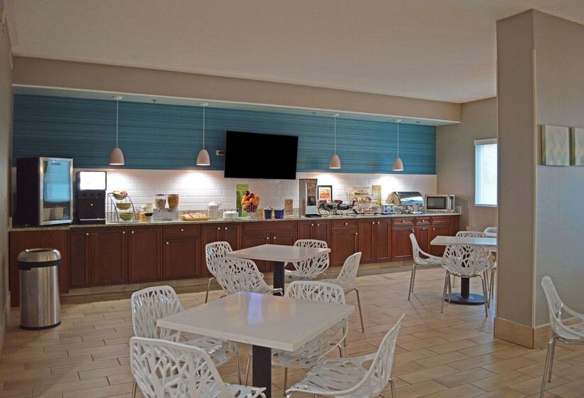 هتل Country Inn & Suites By Radisson Rehoboth Beach   Dewey