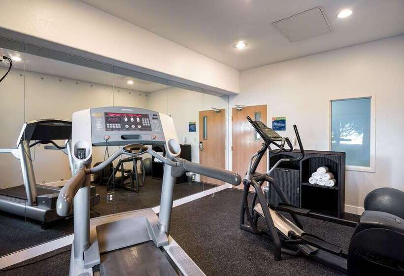 فندق Quality Inn & Suites West