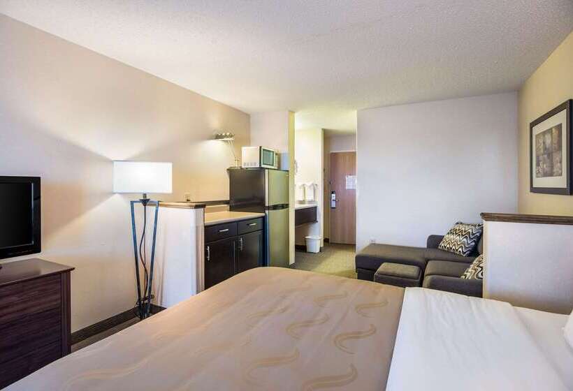בית מלון כפרי Quality Inn & Suites West