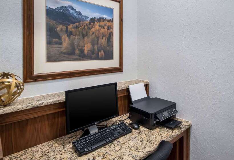 فندق Quality Inn & Suites West