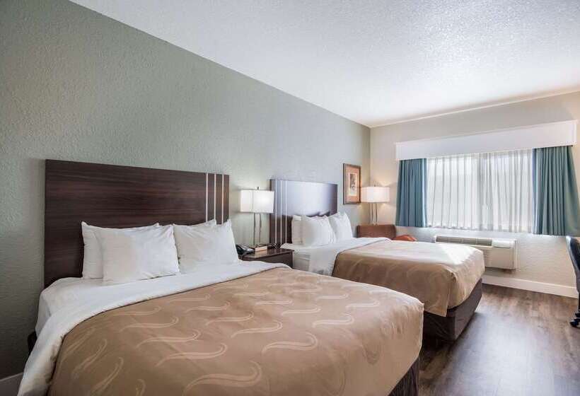 فندق Quality Inn & Suites West
