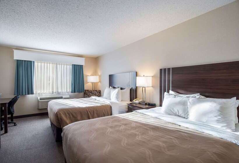 בית מלון כפרי Quality Inn & Suites West