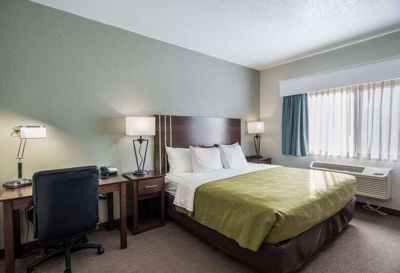 בית מלון כפרי Quality Inn & Suites West