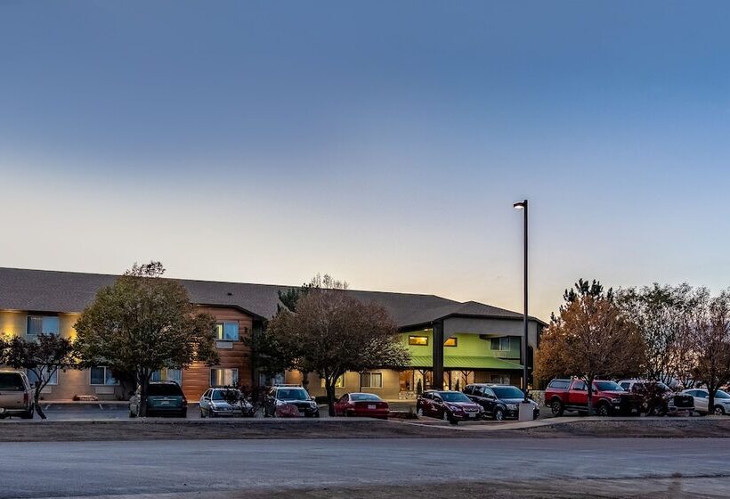 فندق Quality Inn & Suites West