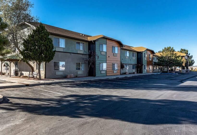 فندق Quality Inn & Suites West