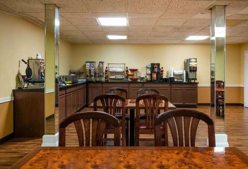 هتل Ramada By Wyndham Groton Mystic