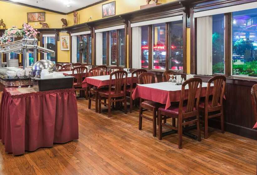 هتل Ramada By Wyndham Groton Mystic