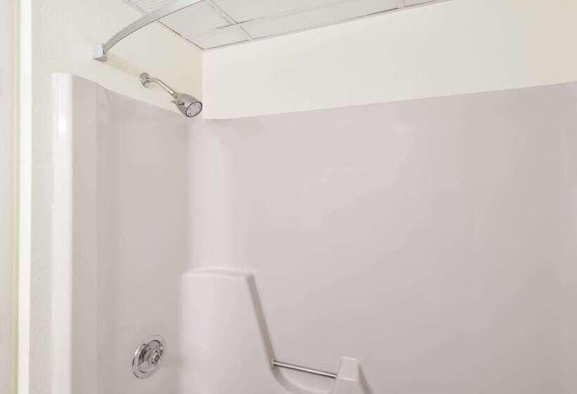 هتل Ramada By Wyndham Groton Mystic