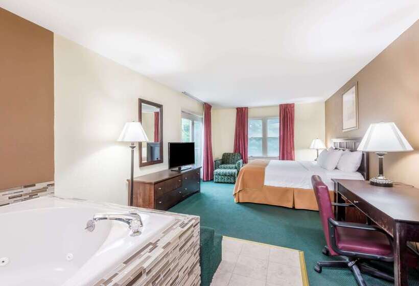 هتل Ramada By Wyndham Groton Mystic