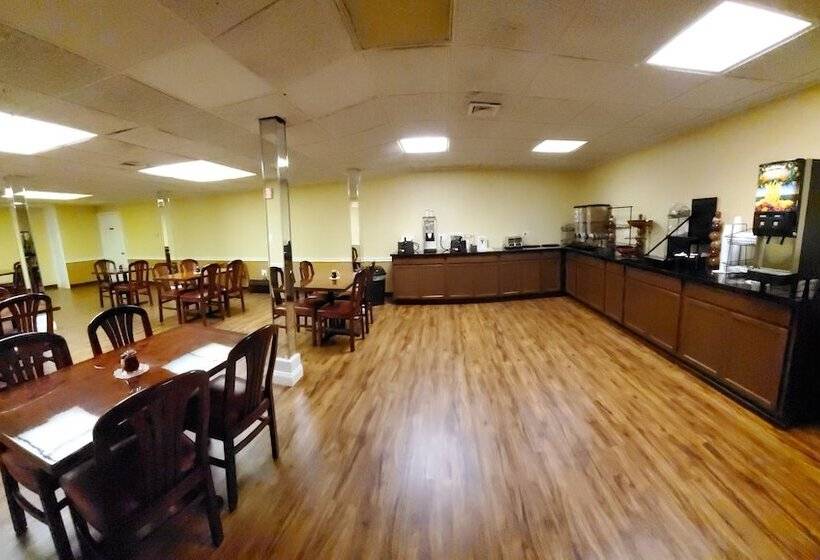 هتل Ramada By Wyndham Groton Mystic