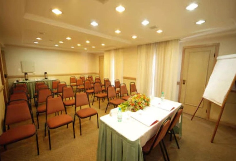 فندق Rede Andrade Vernon