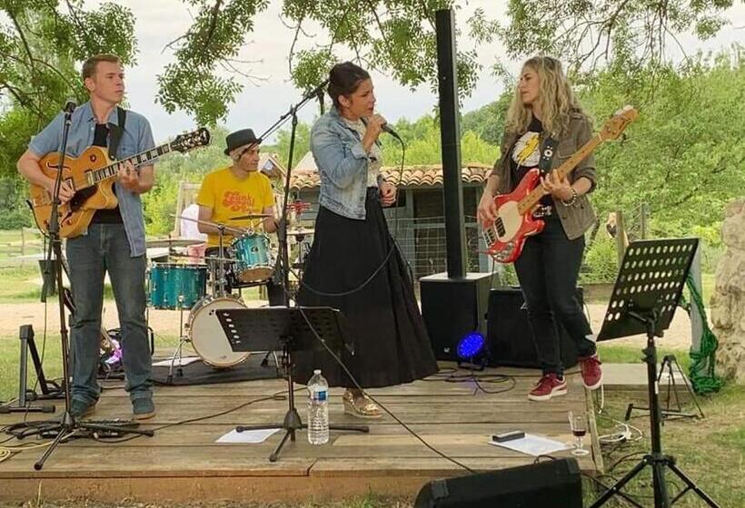 Отель Restaurant La Dame Du Lac