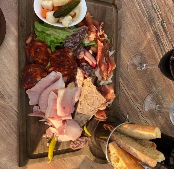 Отель Restaurant La Dame Du Lac