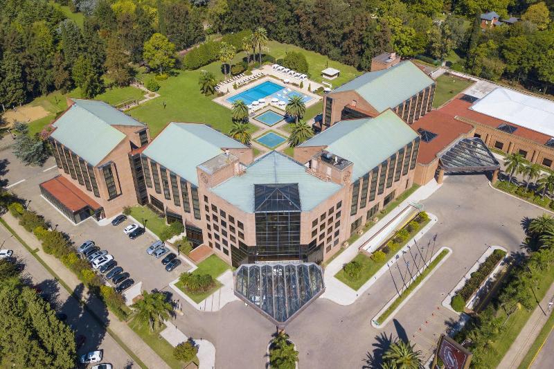 Sheraton Pilar Hotel & Convention Center