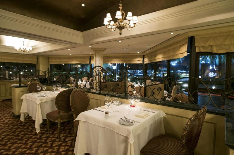 Sheraton Pilar Hotel & Convention Center