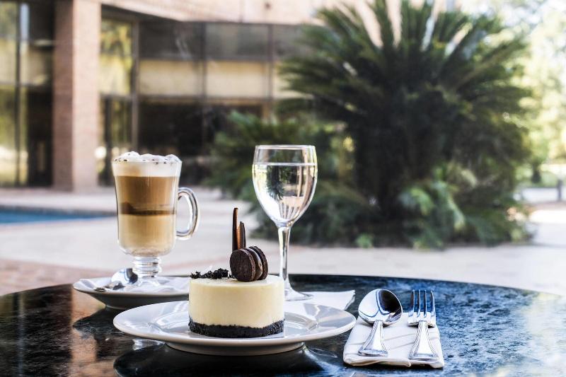 Sheraton Pilar Hotel & Convention Center