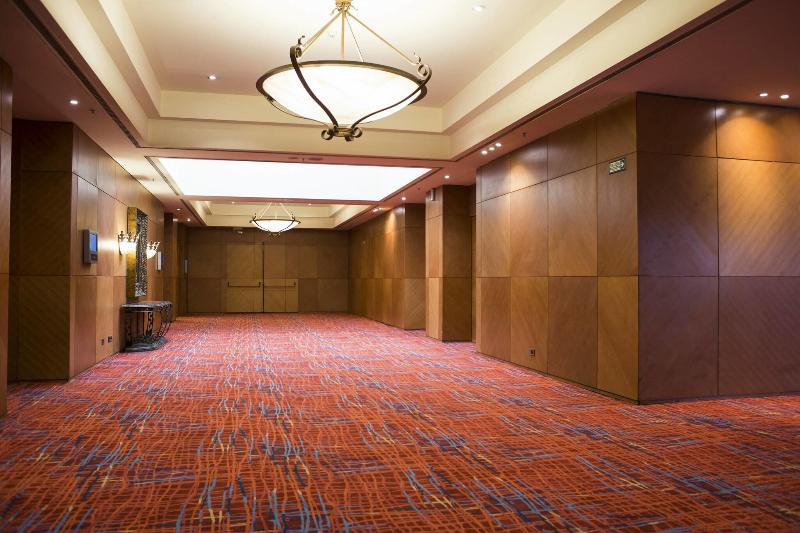 Sheraton Pilar Hotel & Convention Center