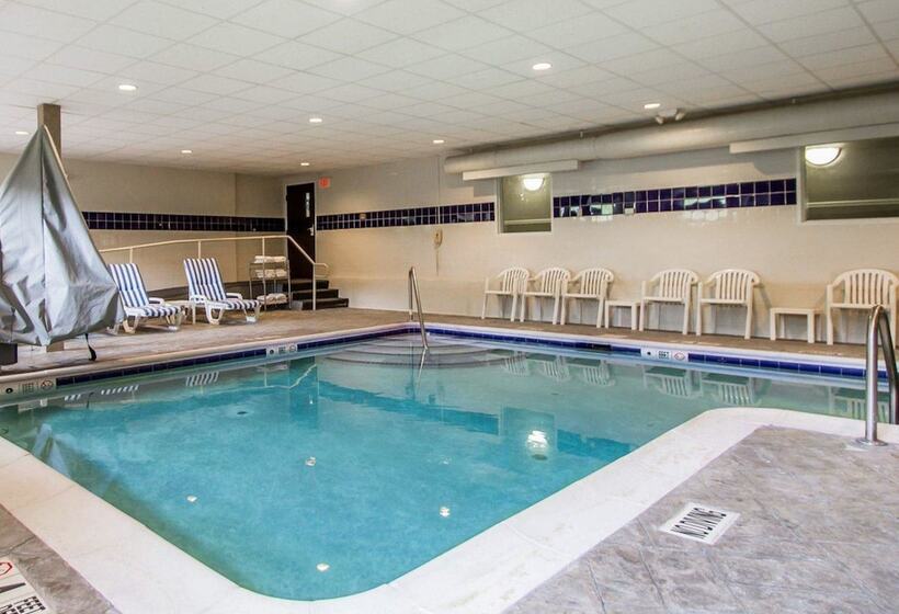 Отель Sleep Inn & Suites