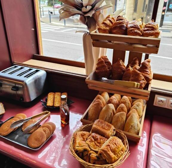 호텔 Terminus  Pizzeria Pizz A Gogo  Salle De Sport  Face A La Gare