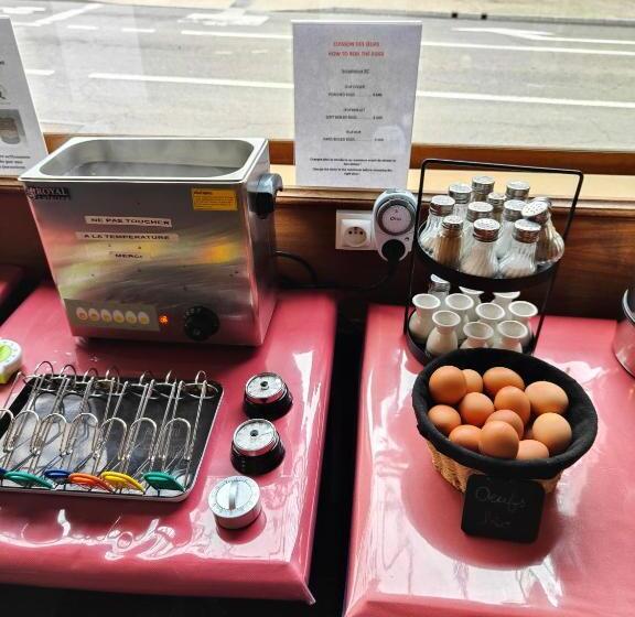 호텔 Terminus  Pizzeria Pizz A Gogo  Salle De Sport  Face A La Gare