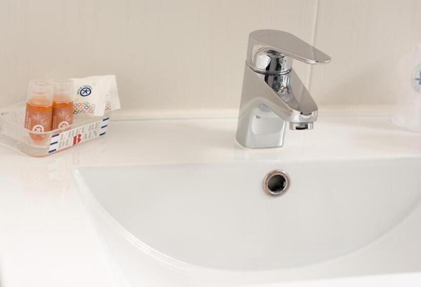 فندق The Originals Boutique, Hôtel Le George, Loches